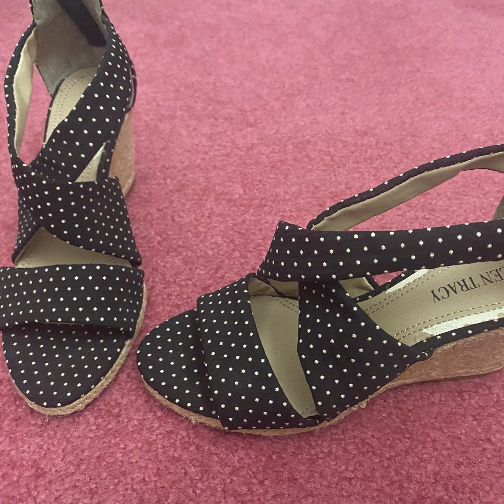 Ellen Tracy Polka-dot, Open-toed Platform Sandal -- Size 7.5